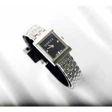 구찌 이보영 사각 블랙 시계