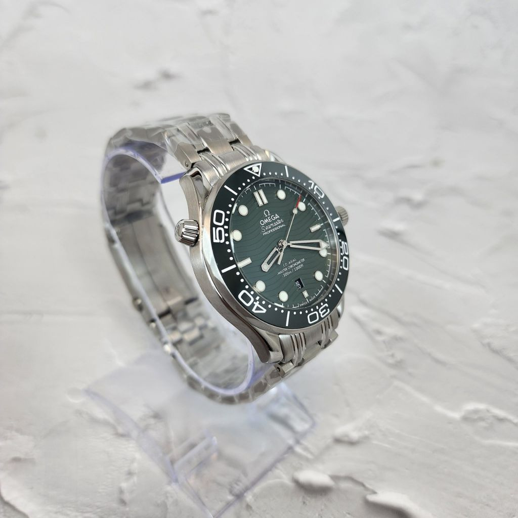 오메가 코액시얼 씨마스터 다이버 300M 그린 다이얼 시계