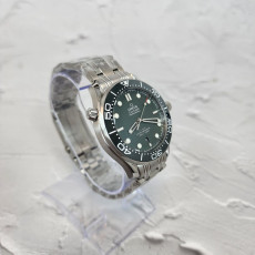 오메가 코액시얼 씨마스터 다이버 300M 그린 다이얼 시계