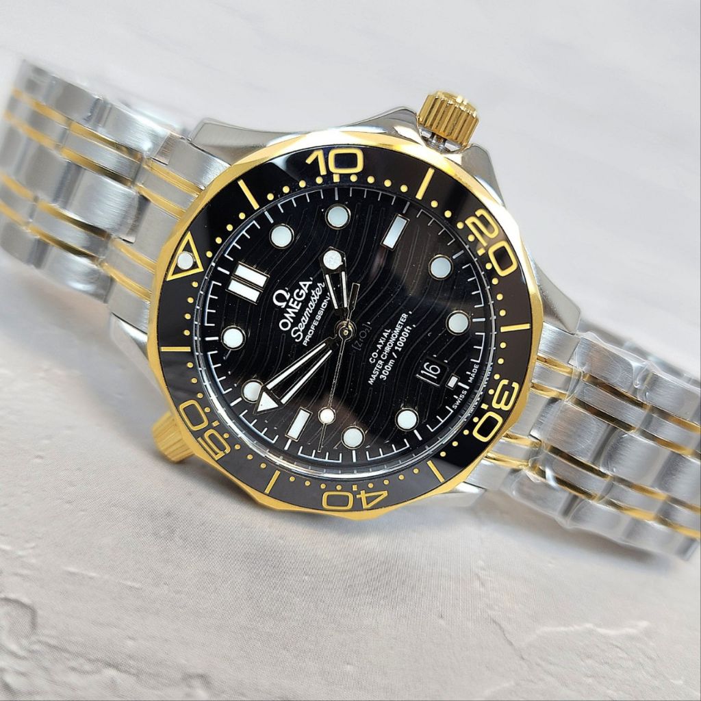 오메가 코액시얼 씨마스터 다이버 300M 블랙 콤비 시계