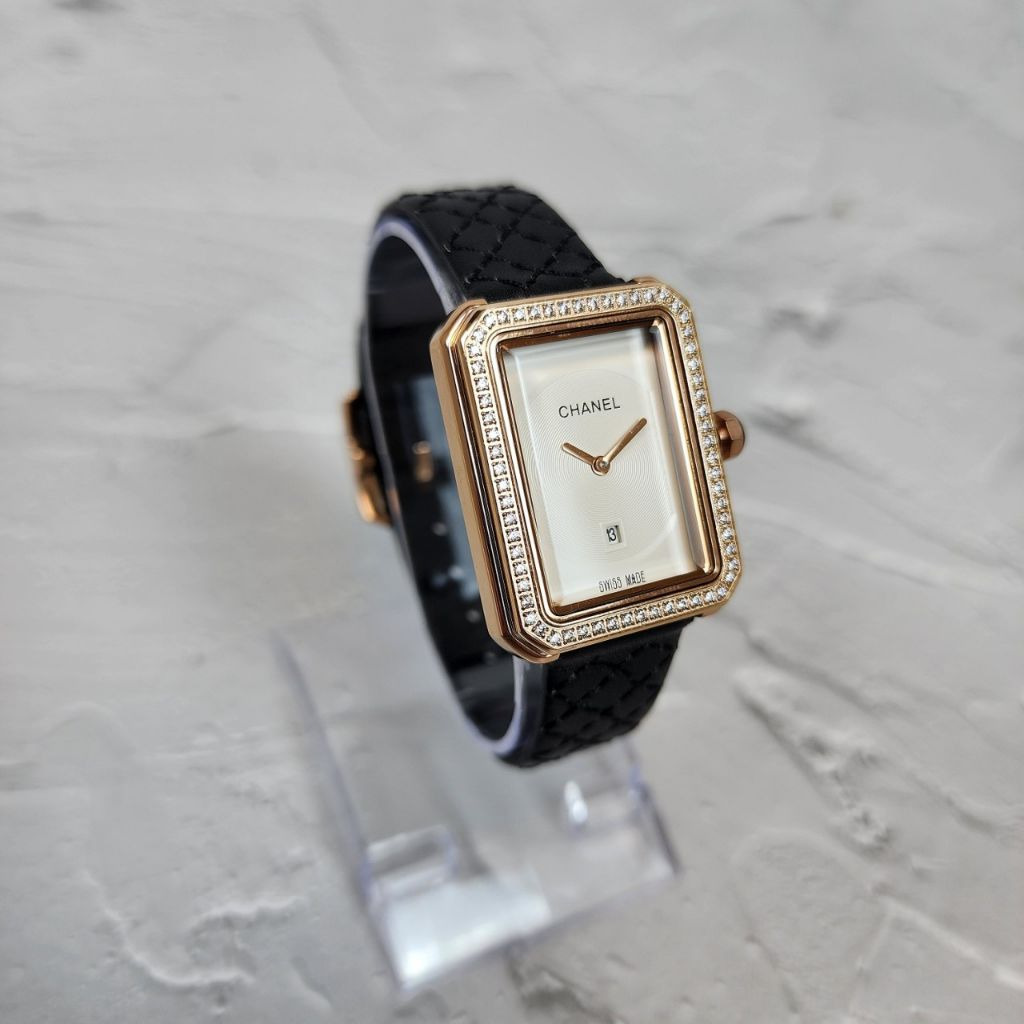 샤넬 보이프렌드 화이트 다이얼 골드 다이아 시계