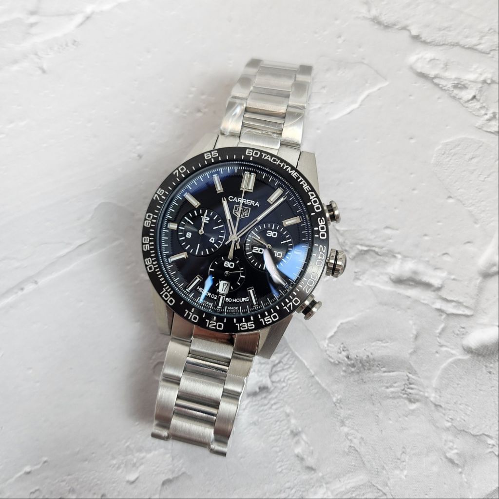 태그호이어 까레라 칼리브 02 스포츠 블랙 다이얼 시계