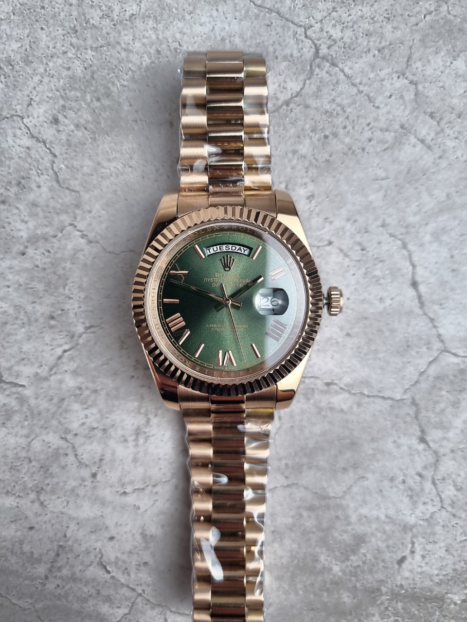로렉스 데이데이트 올리브 그린 로마 시계