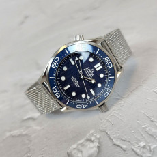 오메가 코액시얼 마스터 다이버 300M 제임스본드 60주년 에디션 시계