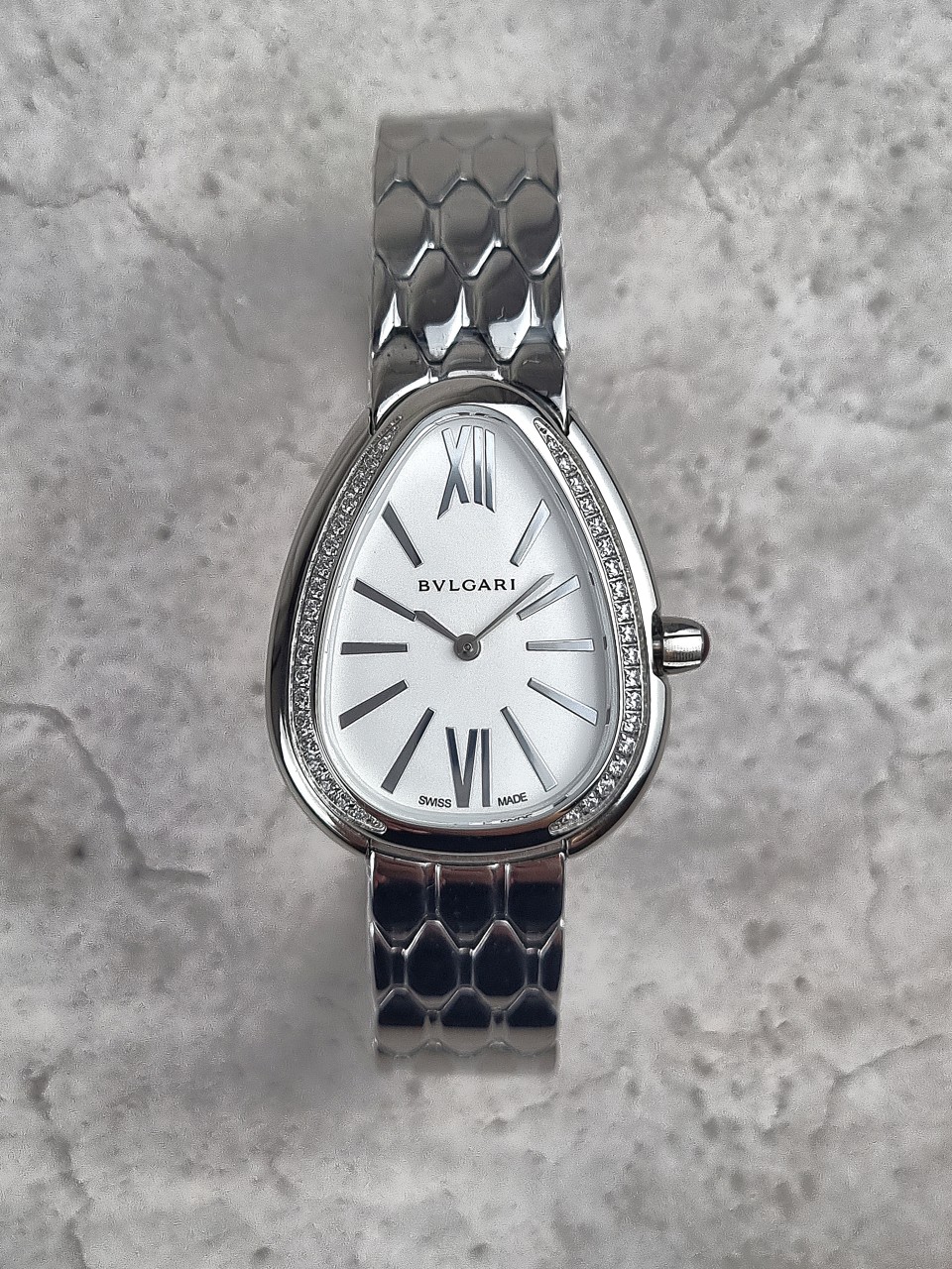 불가리 세르펜티 세두토리 워치 화이트 다이아 시계