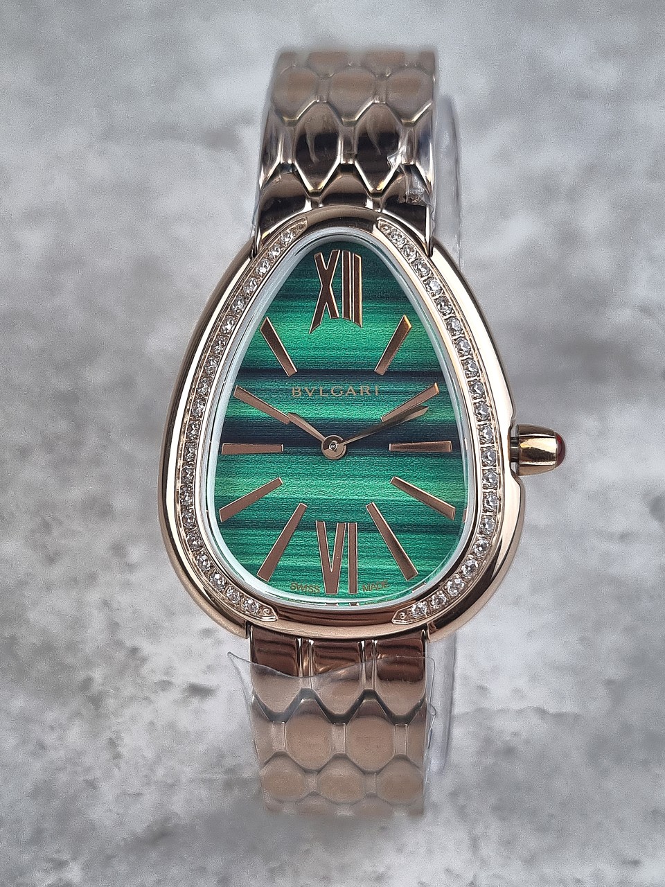 불가리 세르펜티 세두토리 워치 로즈골드 그린 다이얼 다이아 시계