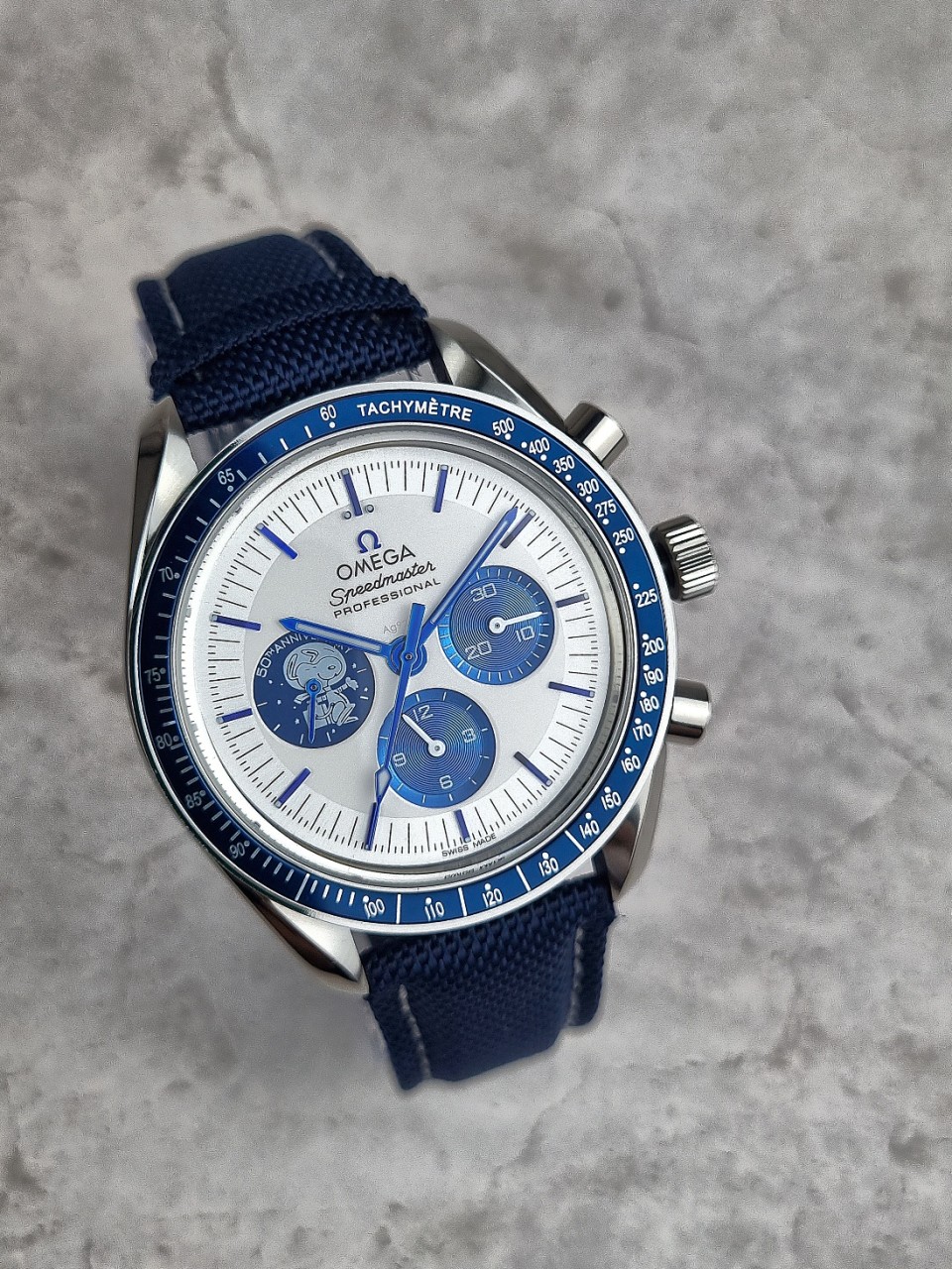 오메가 스피드 마스터 실버 스누피 어워드 50주년 에디션 시계