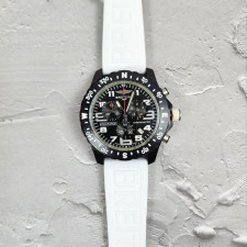 브라이틀링 인듀어런스 프로 화이트 시계