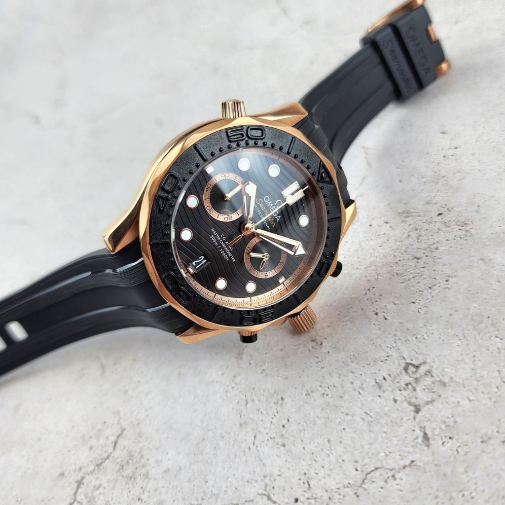 오메가 코액시얼 씨마스터 다이버 300M 블랙 다이얼 로즈골드 시계