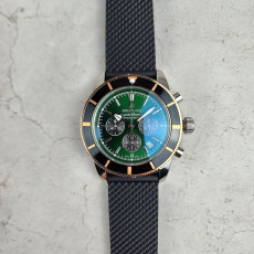 브라이틀링 슈퍼오션 헤리티지 그린 콤비 리미티드 에디션 시계