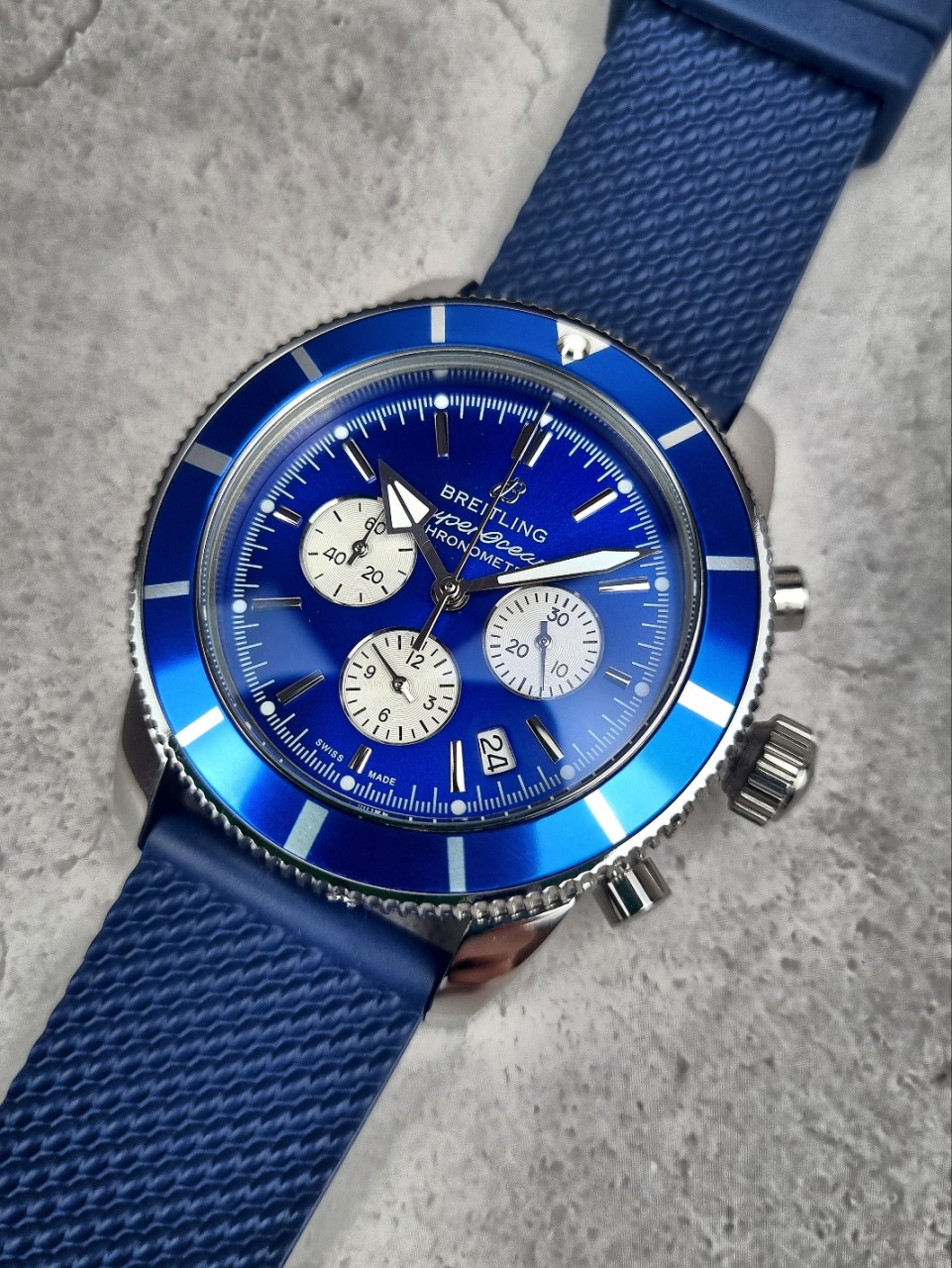 브라이틀링 슈퍼오션 헤리티지 블루 다이얼 시계