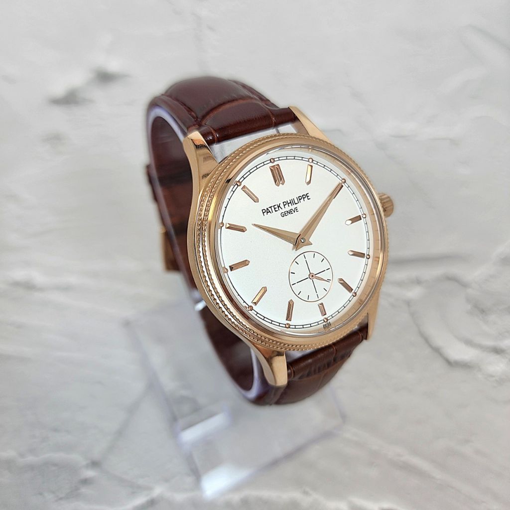 파텍필립 칼라트라바 화이트 다이얼 6119R-001 시계