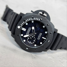 파네라이 섭머저블 밀리타레 카본테크 시계