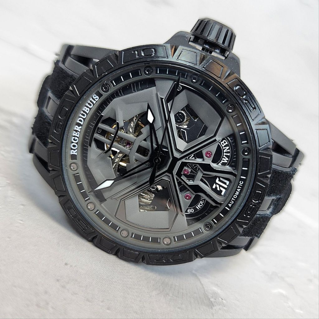 로저드뷔 엑스칼리버 우라칸 블랙 시계