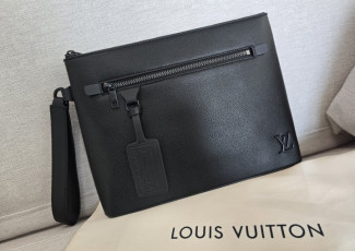 루이비통 아이패드 클러치백 (가방)