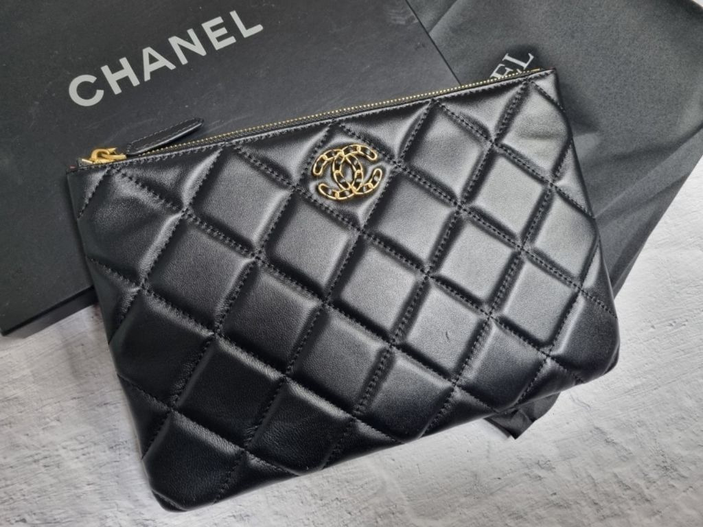 샤넬 19 클러치백 (가방)