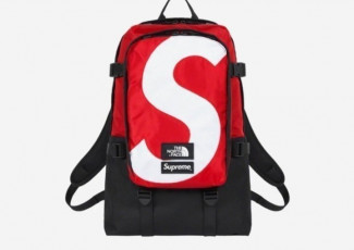 노스페이스 X 슈프림 콜라보 레드 백팩 (가방)