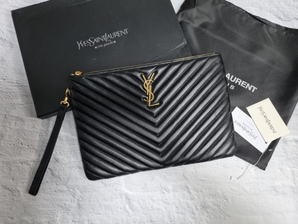 입생로랑 쉐브론 금장 클러치백 (가방)