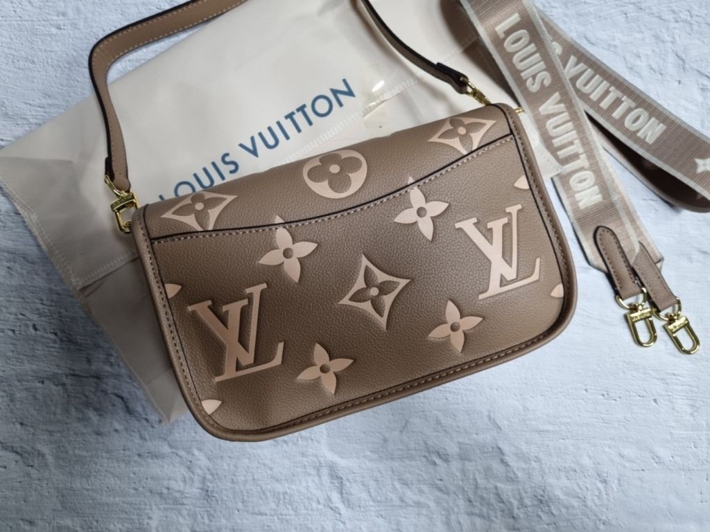 루이비통 다이앤 앙프 베이지 숄더백 (가방)