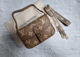 루이비통 다이앤 앙프 베이지 숄더백 (가방)