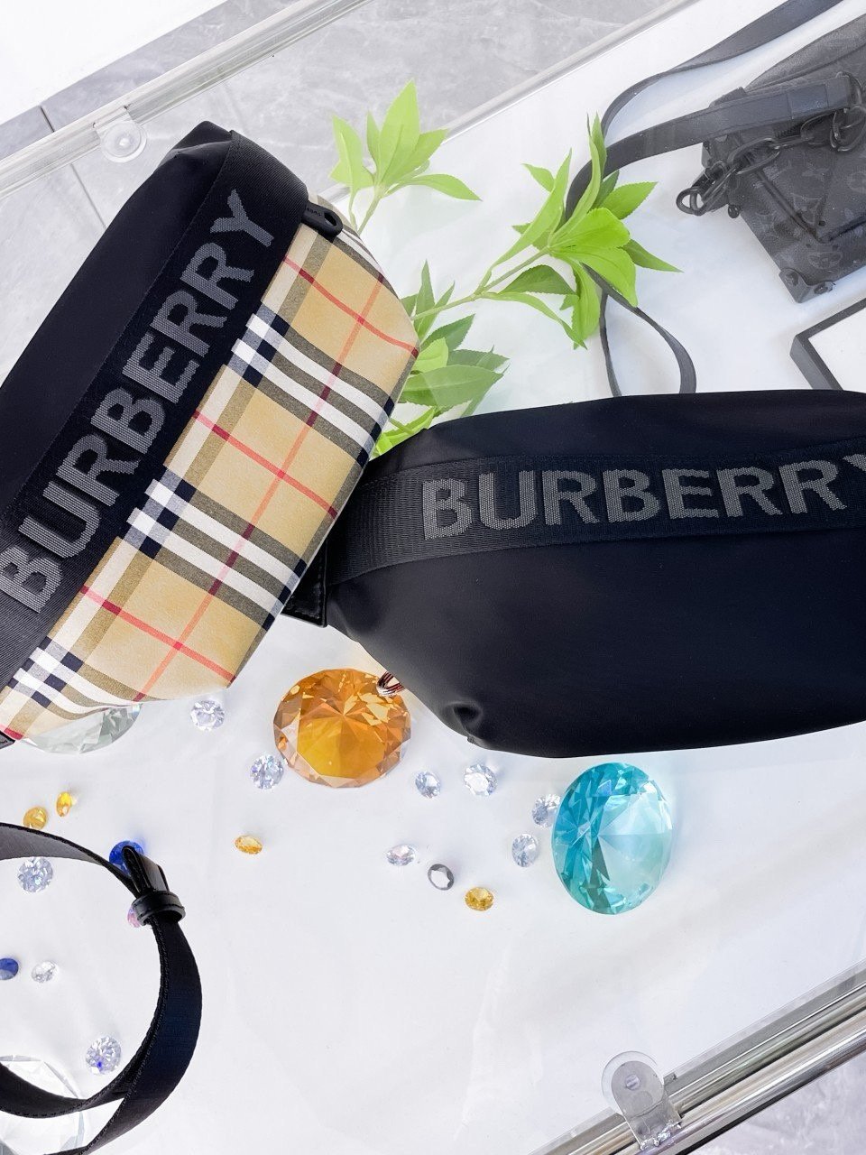 버버리 소니 로고 벨트백 (가방)