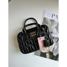 미우미우 마테라세 탑핸들백 (가방)