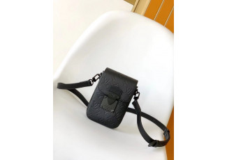 루이비통 버티컬 웨어러블 크로스백 (가방)