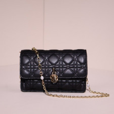 디올 레이디 체인 파우치 라뗴 까나쥬 램스킨 숄더백 (가방)