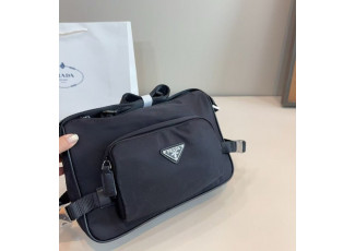 프라다 버클 메신저백 (가방)