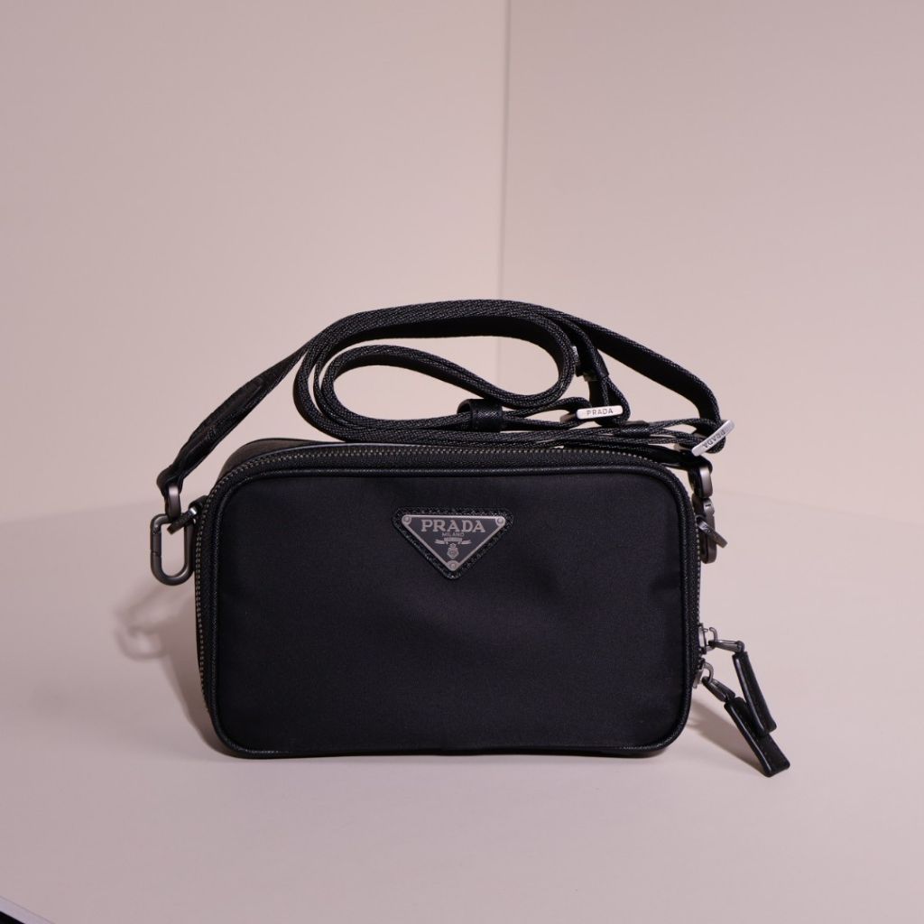 프라다 브리크 리나일론 사피아노 가죽백 (가방)