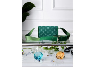 루이비통 보스포어 웨어러블 윌릿 그린 가방