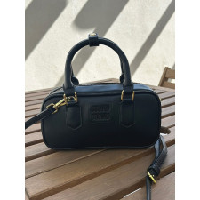 미우미우 아카르디 가방