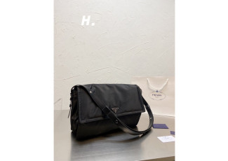 프라다 리나일론 미듐 크로스 N 숄더백 (가방)