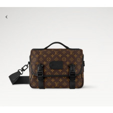 루이비통 트레일 메신저백 (가방)