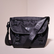 프라다 리나일론 사피아노 가죽 숄더백 (가방)