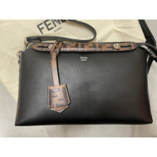 펜디 바이더웨이 가방