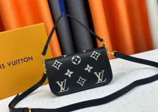 루이비통 다이앤 바이컬러 모노그램 앙프렝뜨 레더 네이비 숄더백 (가방)