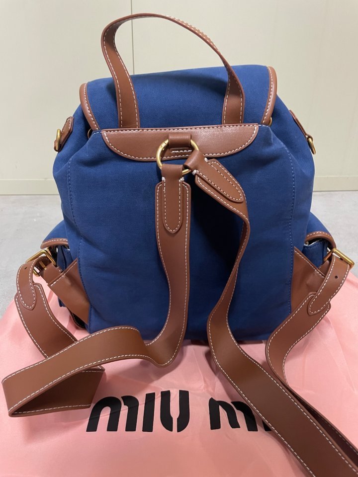 미우미우 네이비 백팩 (가방)
