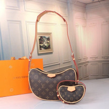 루이비통 크로와상 숄더백 (가방)