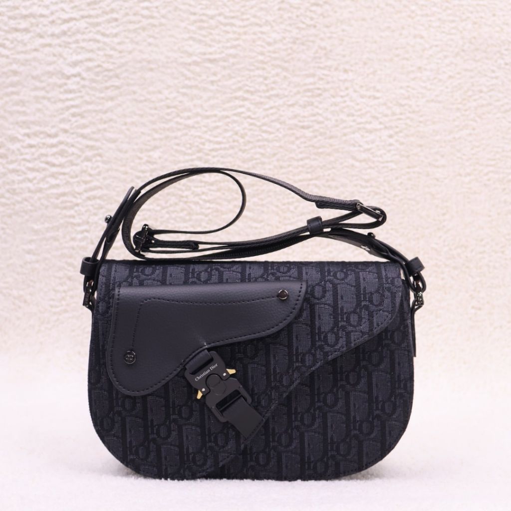 디올 오블리크 새들 스트랩 숄더백 (가방)