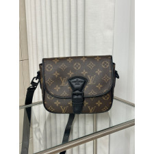 루이비통 몽수리 PM 메신저백 (가방)