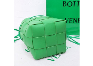 보테가베네타 1-115 카세트 버킷백 (가방)