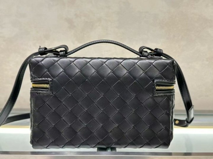 보테가베네타 뱅뱅 베니티 숄더백 (가방)