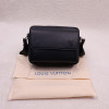 루이비통 보딩 메신저백 블랙 (가방)