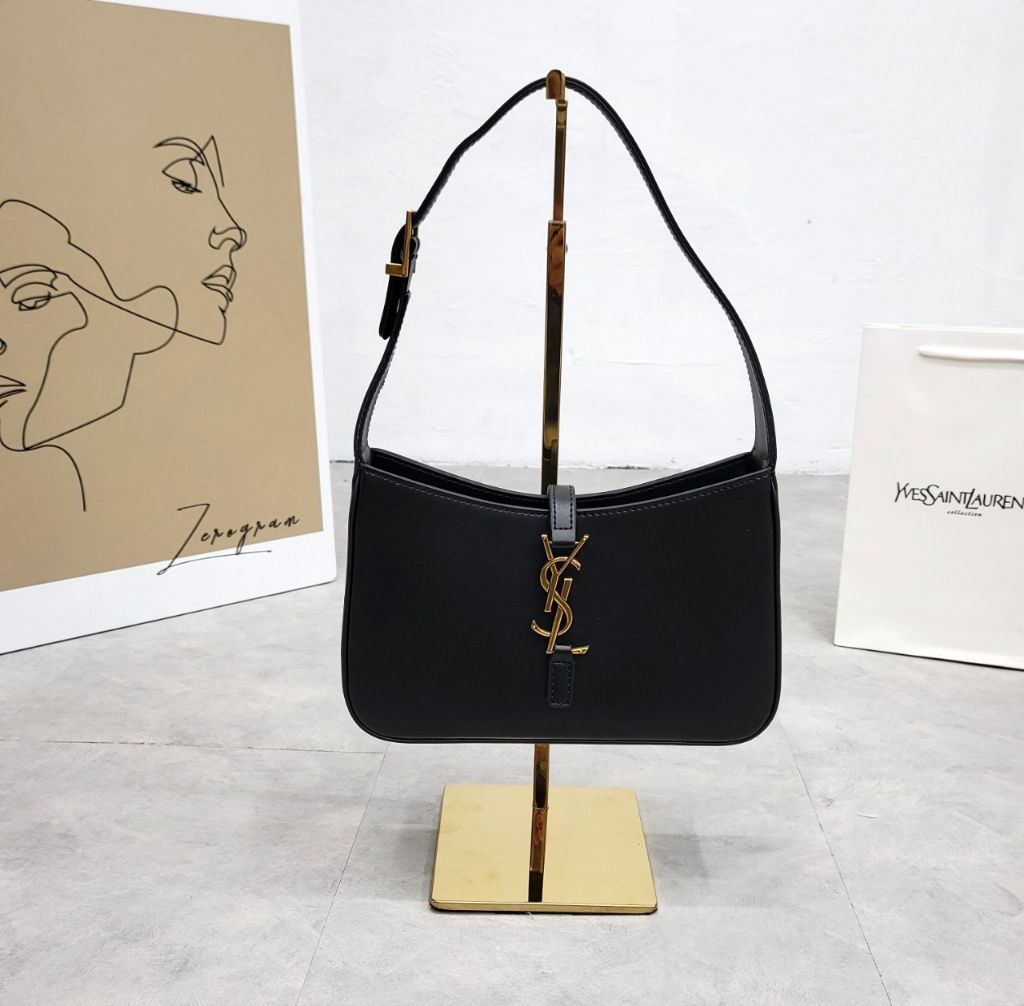 입생로랑 스몰 호보백 (가방)