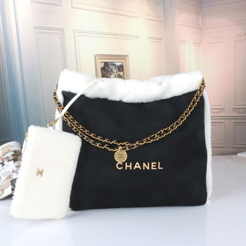 샤넬 22 시어링 M 스웨이드백 블랙 (가방)