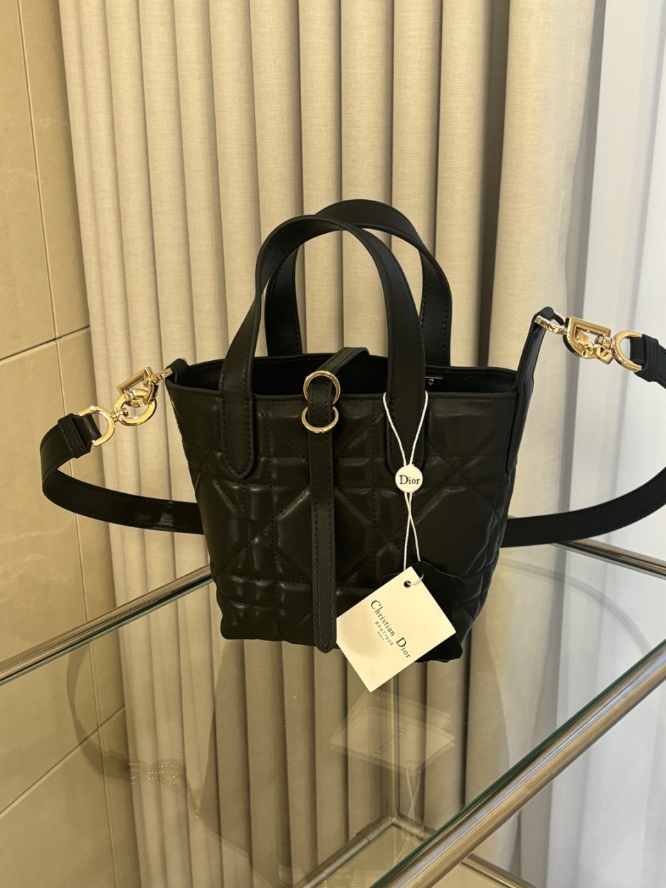 디올 뚜주흐 스몰 버티컬 토트백 블랙 (가방)