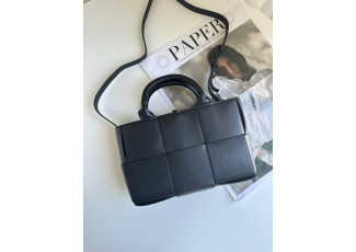 보테가베네타 아르코 토트백 (가방)