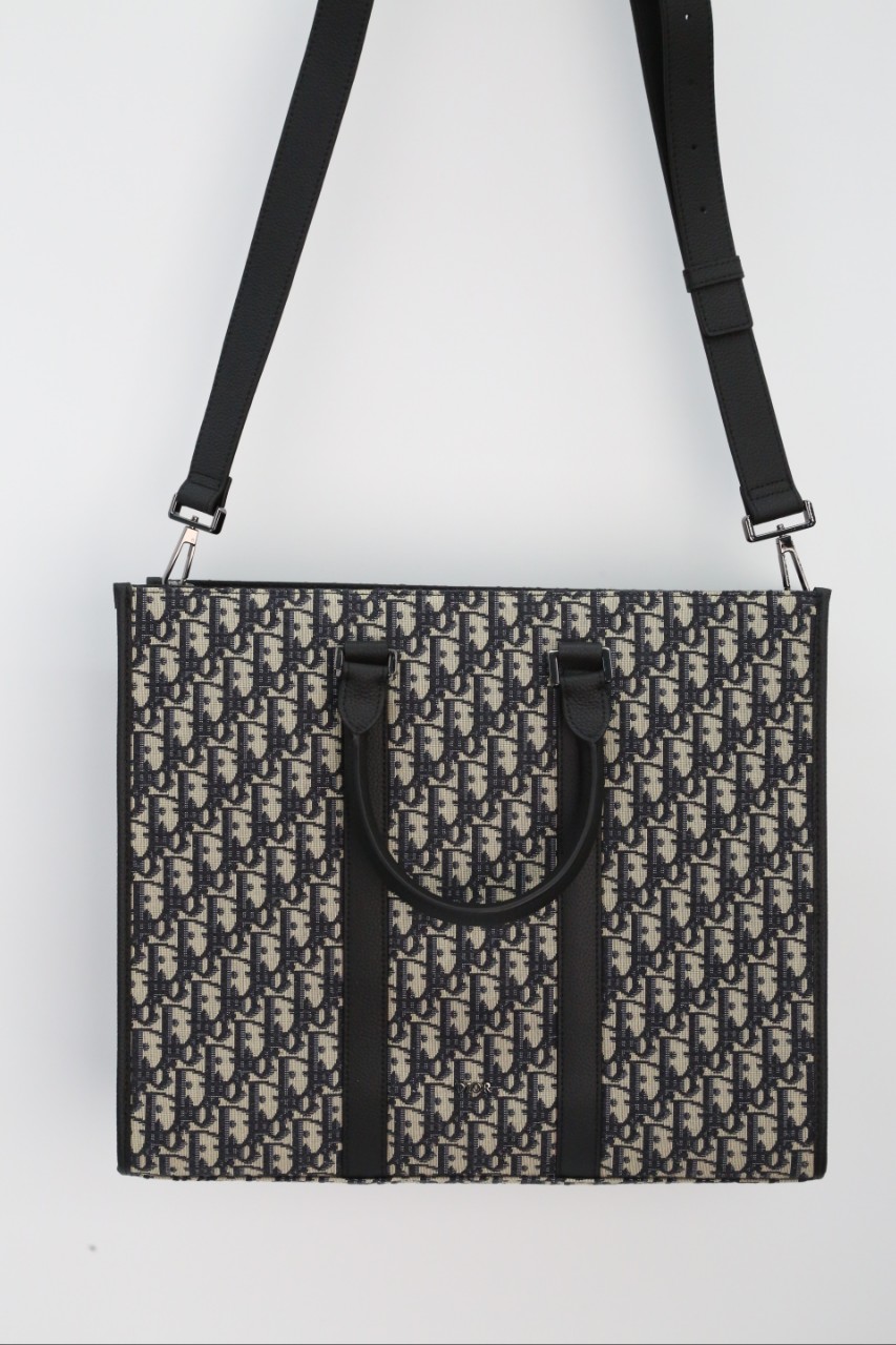 디올 이스트웨스트 오블리크 블랙 토트백 (가방)
