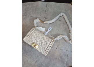 샤넬 보이백 크림 4종 세트